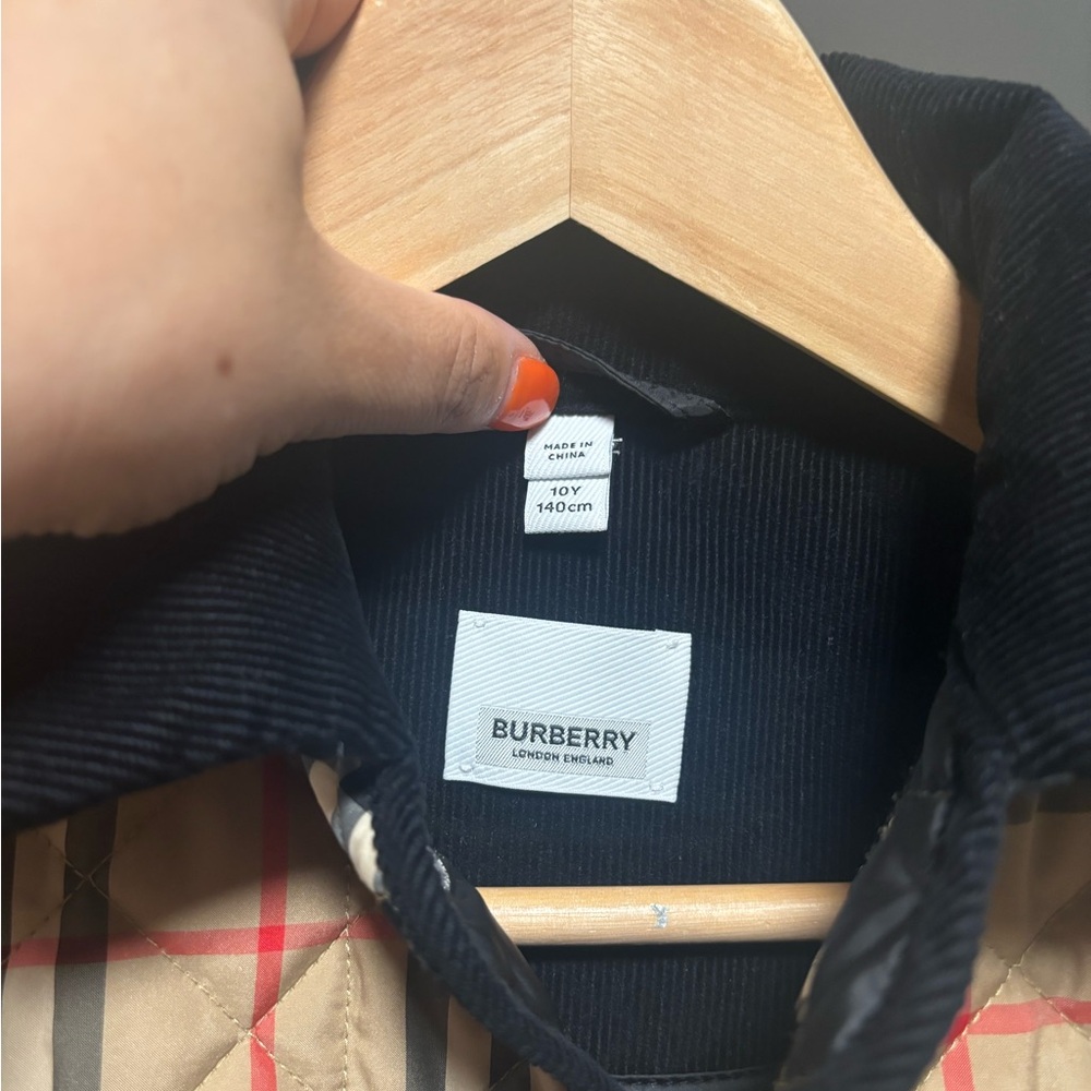 Burberry Check Nylon Quilted JacketPrice
Colour: Archive Beige/Black - Picture 3 of 7